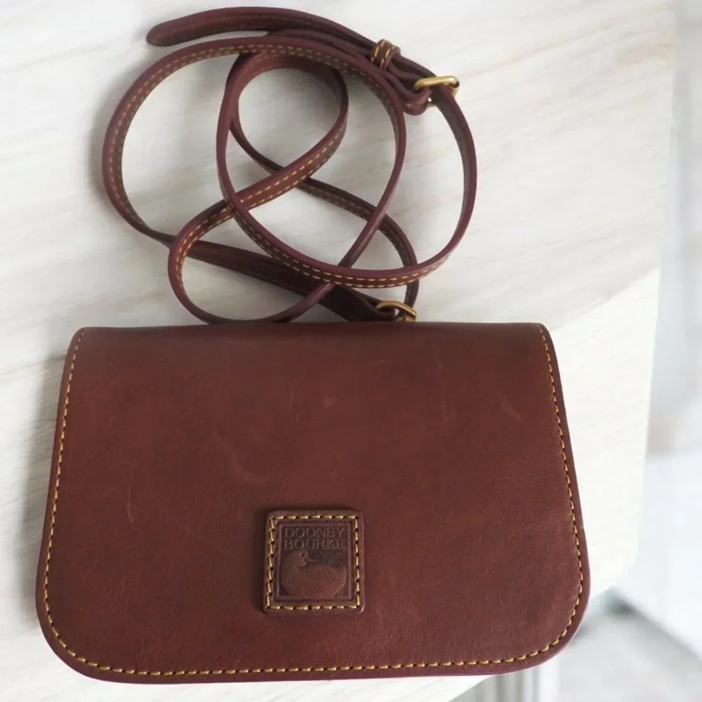Dooney & Bourke Florentine Kitty Crossbody, Chestnut, EUC - Picture 1 of 11